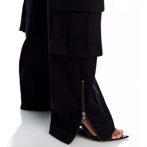 ALICE + OLIVIA Black Cargo Pants - Picture 7 of 10